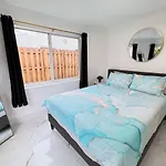 Near Beaches 3 Bedroom Luxury Fort Lauderdale Home