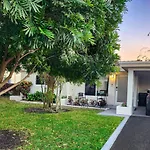 Near Beaches 3 Bedroom Luxury Fort Lauderdale Home
