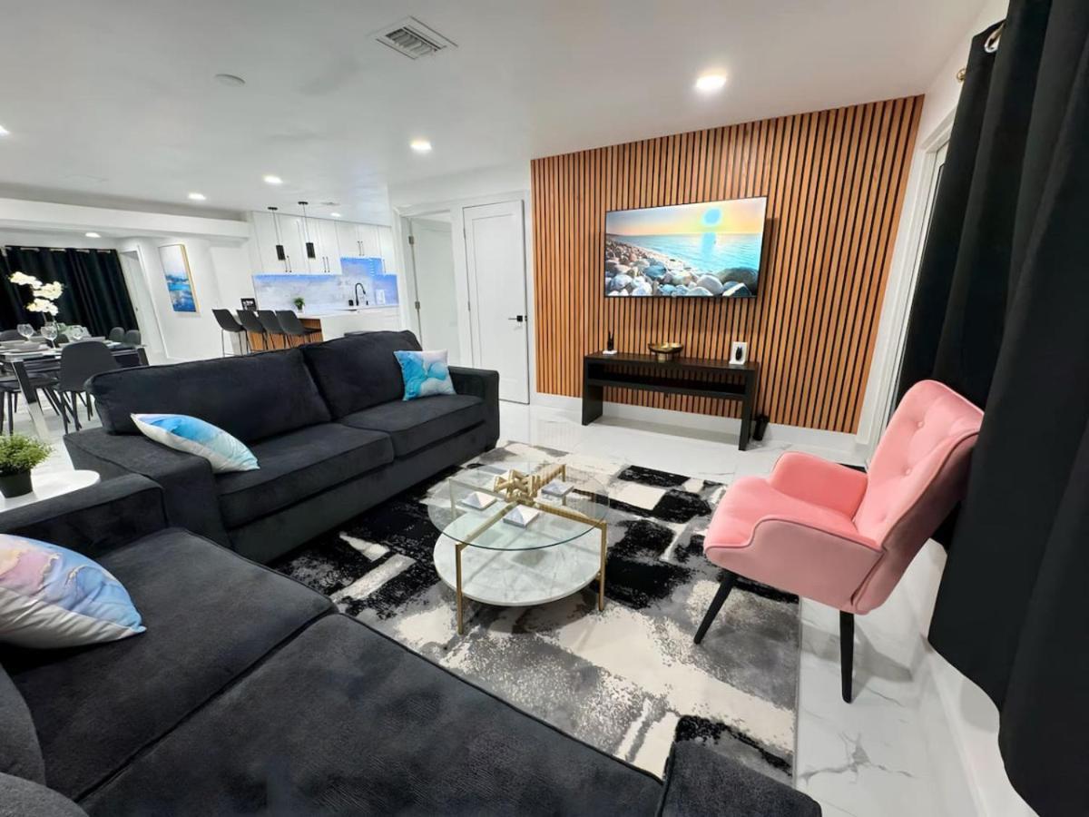 Near Beaches 3 Bedroom Luxury Lauderdale Holiday home Fort Lauderdale