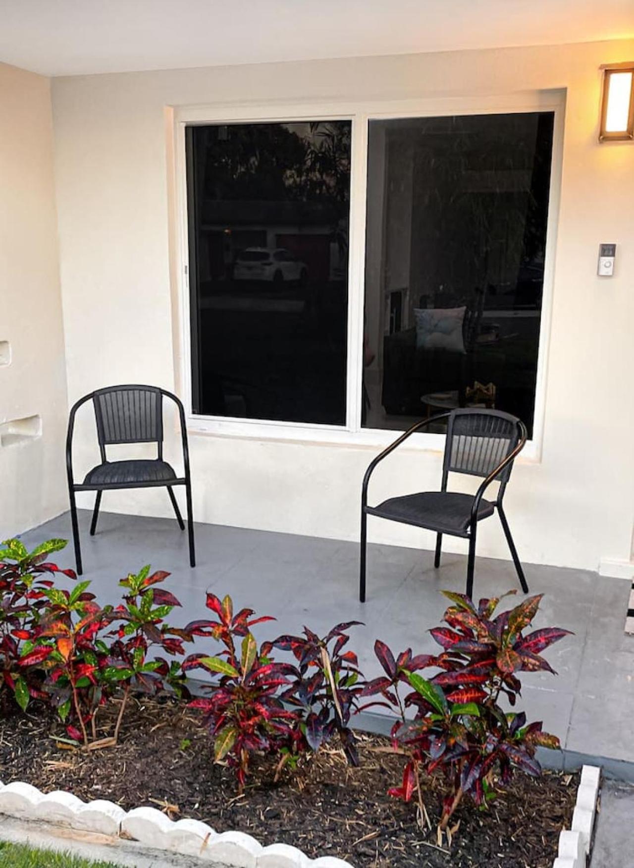 Near Beaches 3 Bedroom Luxury Lauderdale