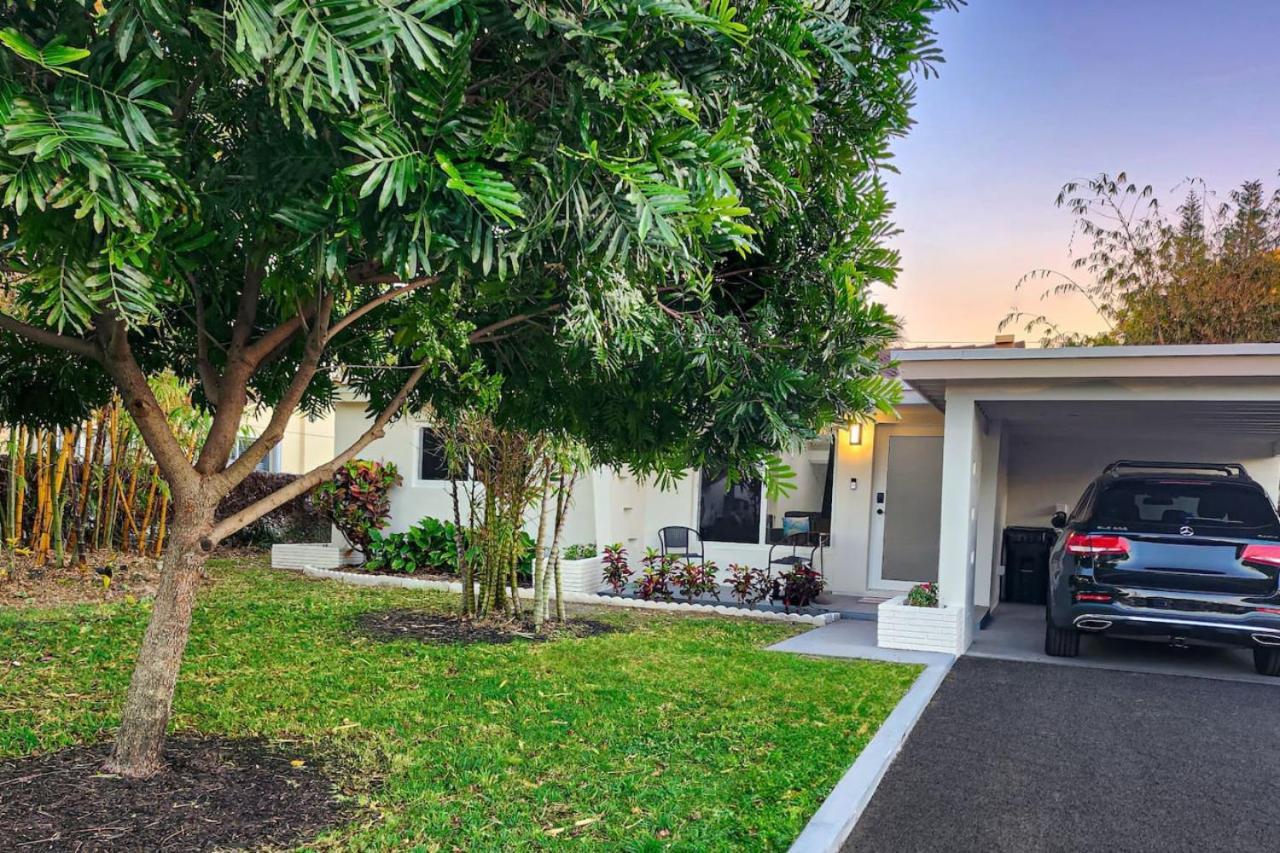 Near Beaches 3 Bedroom Luxury Lauderdale Holiday home *